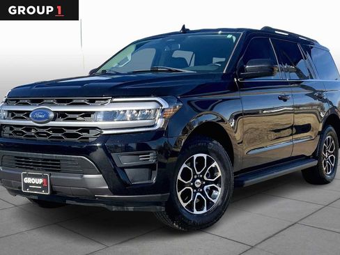 Used 2022 Ford Expedition XLT image 1