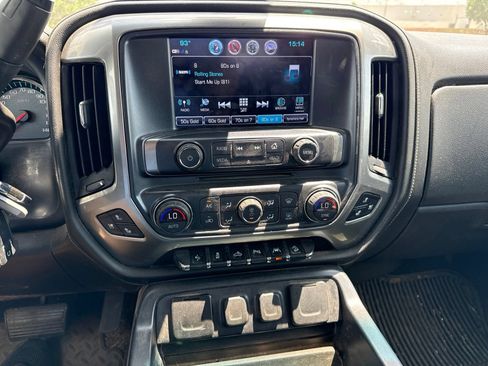 Used 2018 Chevrolet Silverado 1500 LTZ Z71 w/ LTZ Plus Package AWD/4WD image 15
