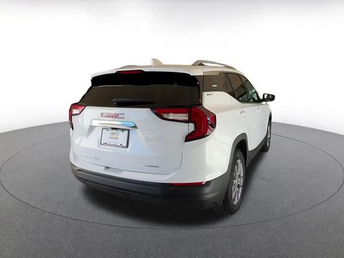 Used 2024 GMC Terrain SLT image 14