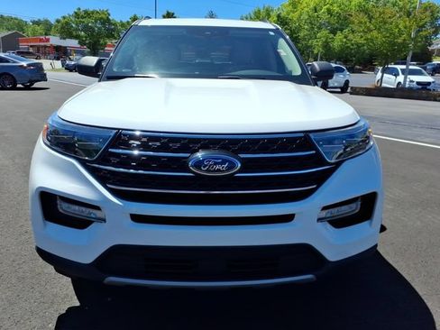 Used 2020 Ford Explorer XLT w/ Equipment Group 202A AWD/4WD image 30