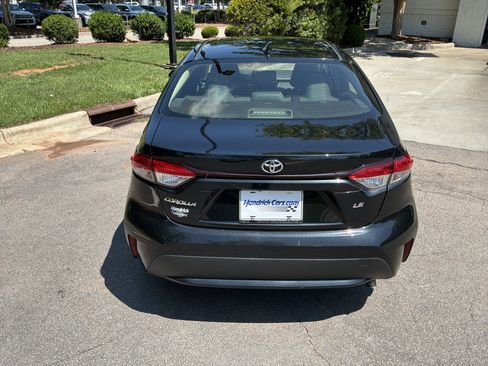 Used 2020 Toyota Corolla LE FWD image 9