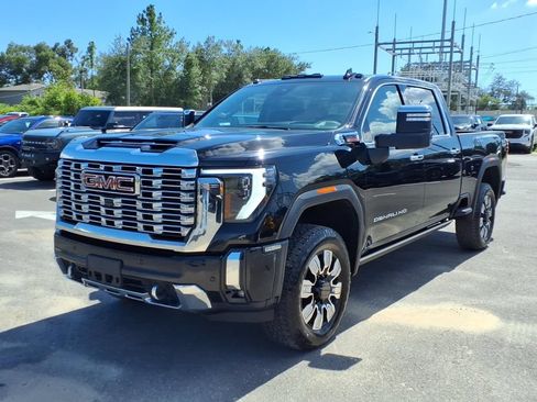 Used 2024 GMC Sierra 2500 Denali w/ Denali Reserve Package AWD/4WD image 3
