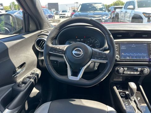 Used 2024 Nissan Kicks SR w/ SR Premium Package FWD image 13