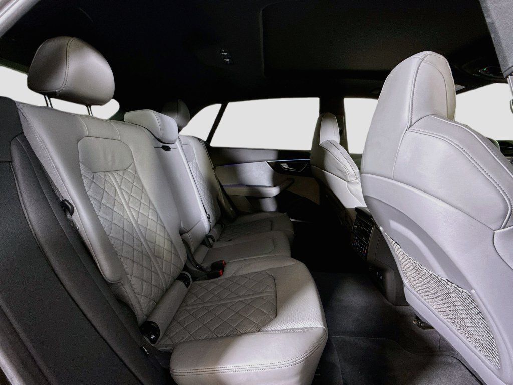 Certified 2023 Audi SQ8 Premium Plus AWD/4WD image 17
