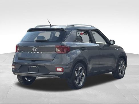 Used 2025 Hyundai Venue Limited FWD image 8