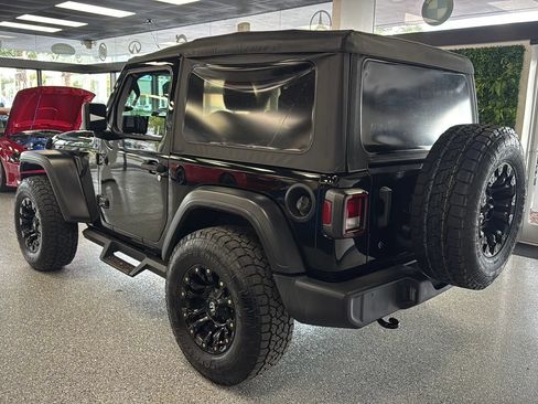 Used 2019 Jeep Wrangler Sport AWD/4WD image 3