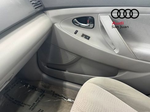 Used 2011 Toyota Camry LE FWD image 30