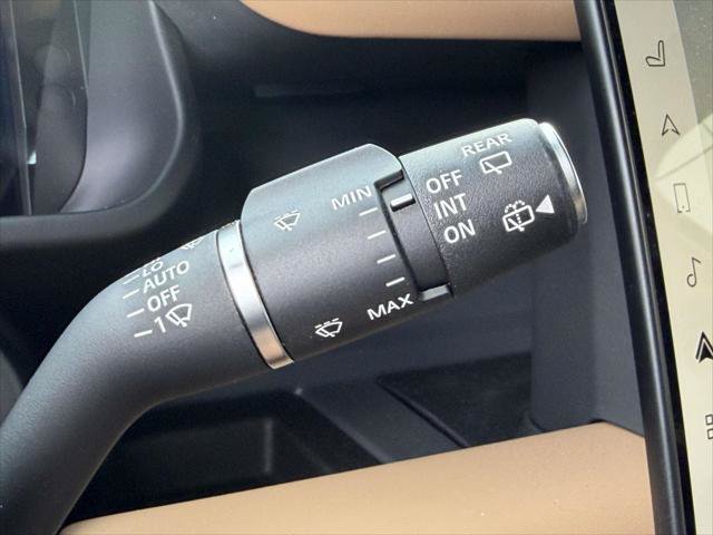 Used 2026 Land Rover Defender 110 X-Dynamic SE AWD/4WD image 27