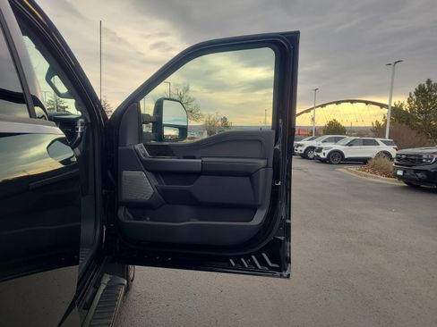 Certified 2025 Ford F350 Lariat w/ Black Appearance Package image 16