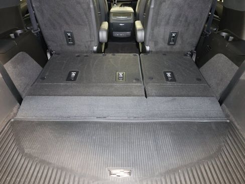 Used 2024 Cadillac Escalade Sport w/ LPO, ONYX Package image 21