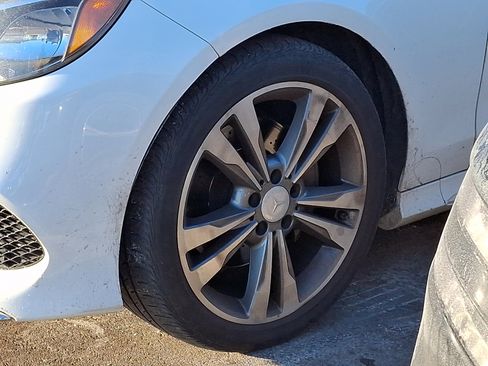 Used 2016 Mercedes-Benz E 350 4MATIC image 6