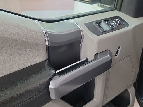 Used 2019 Ford F150 XLT w/ Equipment Group 302A Luxury AWD/4WD image 12