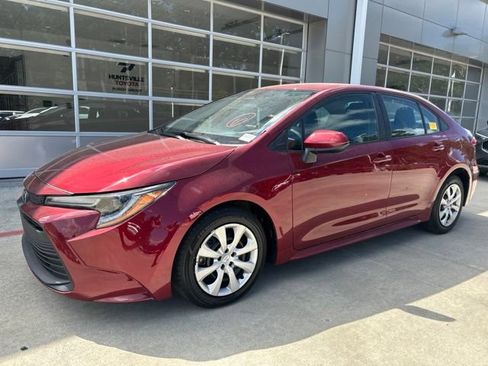Used 2025 Toyota Corolla LE FWD image 1
