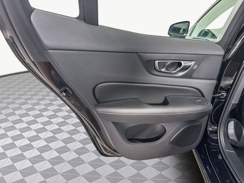 Used 2023 Volvo S60 T8 Plus image 26