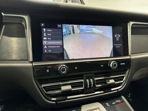 Used 2025 Porsche Macan GTS image 30