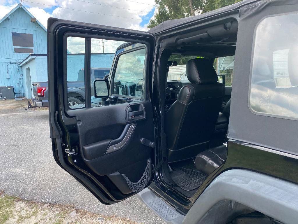 Used 2011 Jeep Wrangler Unlimited Sport w/ Connectivity Group AWD/4WD image 15