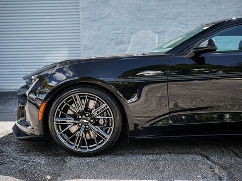 Used 2018 Chevrolet Camaro ZL1 image 10