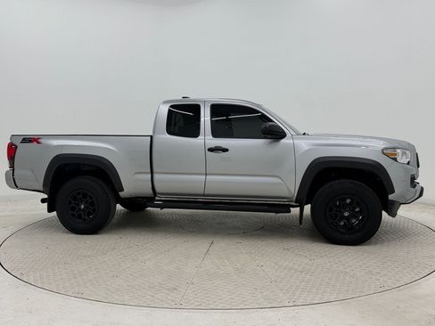 Used 2022 Toyota Tacoma SR w/ SX Package image 8