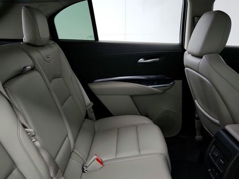 Certified 2023 Cadillac XT4 Luxury w/ Cold Weather Package AWD/4WD image 27