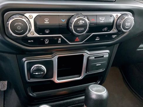 Used 2023 Jeep Wrangler Sport image 28