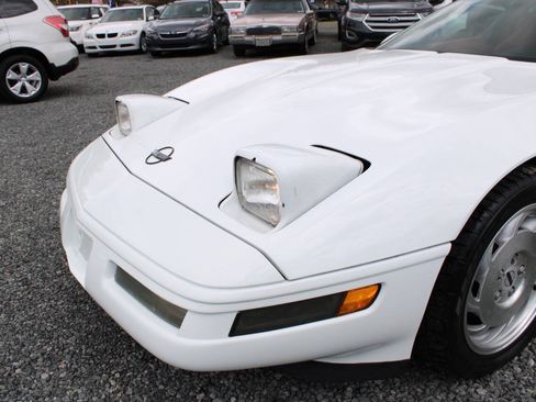 Used 1996 Chevrolet Corvette Coupe RWD image 20