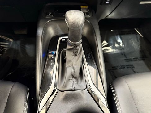 Used 2025 Toyota Corolla XLE image 37