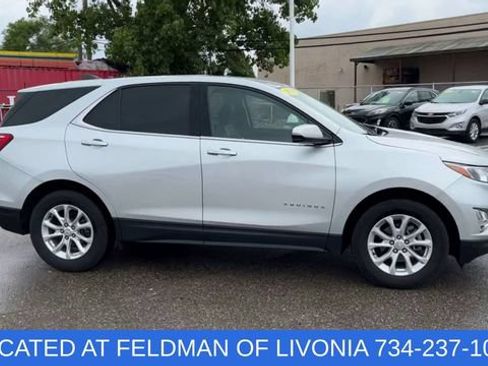 Used 2019 Chevrolet Equinox LT w/ Driver Convenience Package FWD image 9