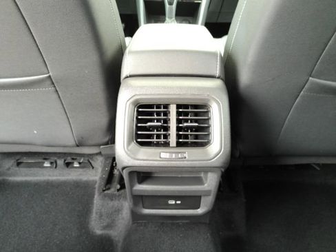 Used 2022 Volkswagen Taos SEL w/ Panoramic Sunroof Package image 26