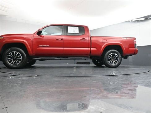 Used 2022 Toyota Tacoma TRD Sport image 32