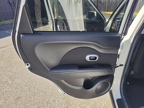 Used 2016 Kia Soul w/ Option Group 020 FWD image 39