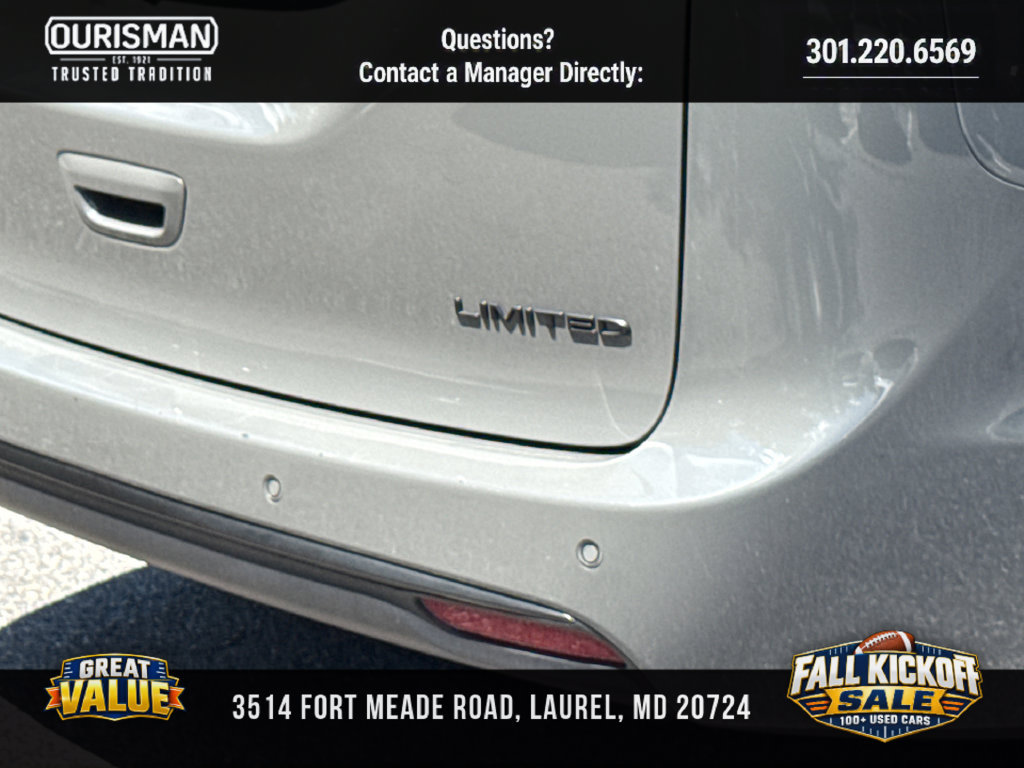 Used 2025 Chrysler Pacifica Limited FWD image 7