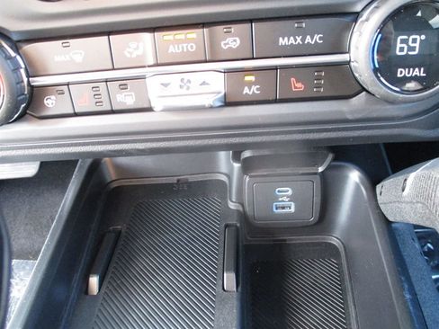 New 2025 Ford Bronco Outer Banks w/ Sasquatch Package image 5