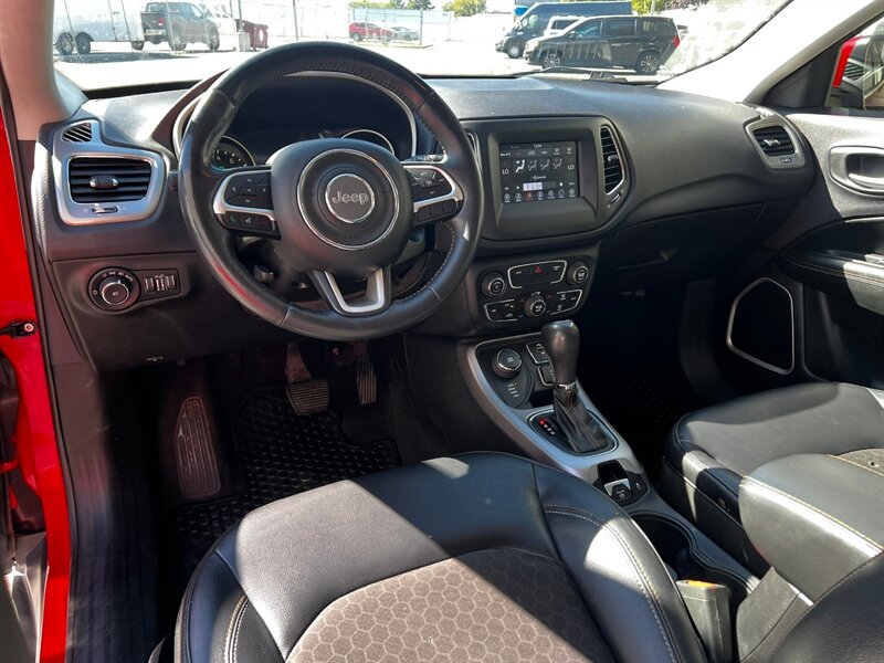 Used 2017 Jeep Compass Latitude w/ Popular Equipment Group AWD/4WD image 20
