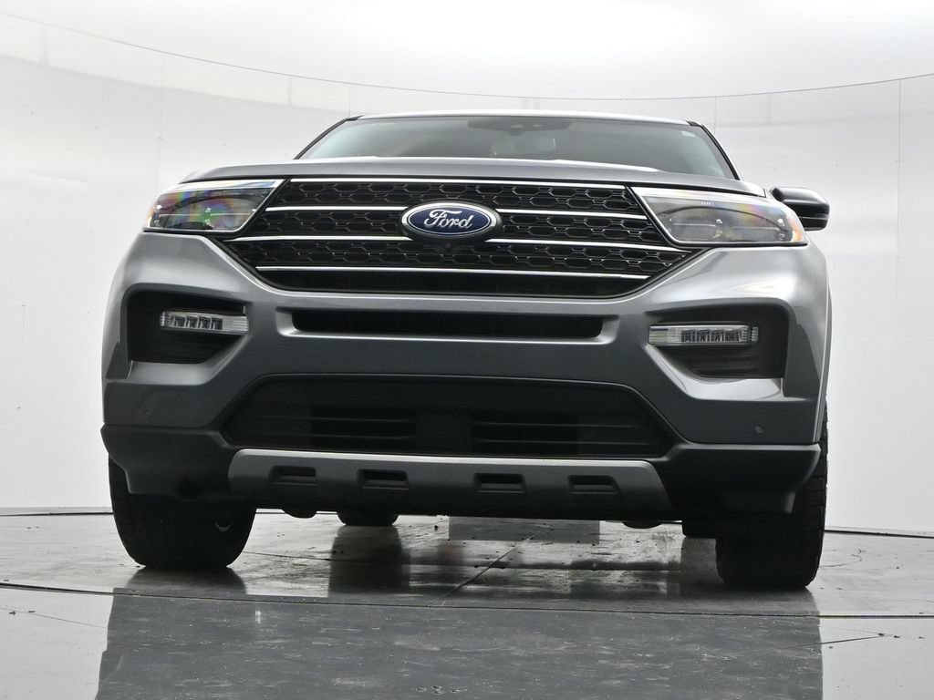 Used 2024 Ford Explorer XLT w/ Equipment Group 202A AWD/4WD image 46