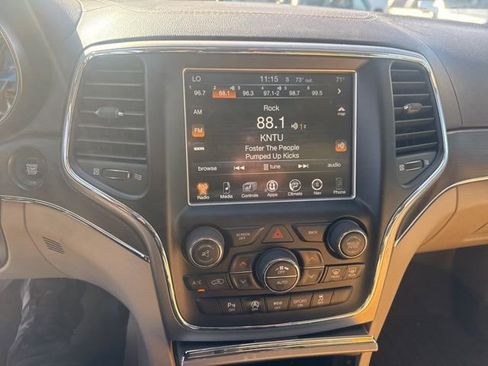 Used 2017 Jeep Grand Cherokee Overland image 19