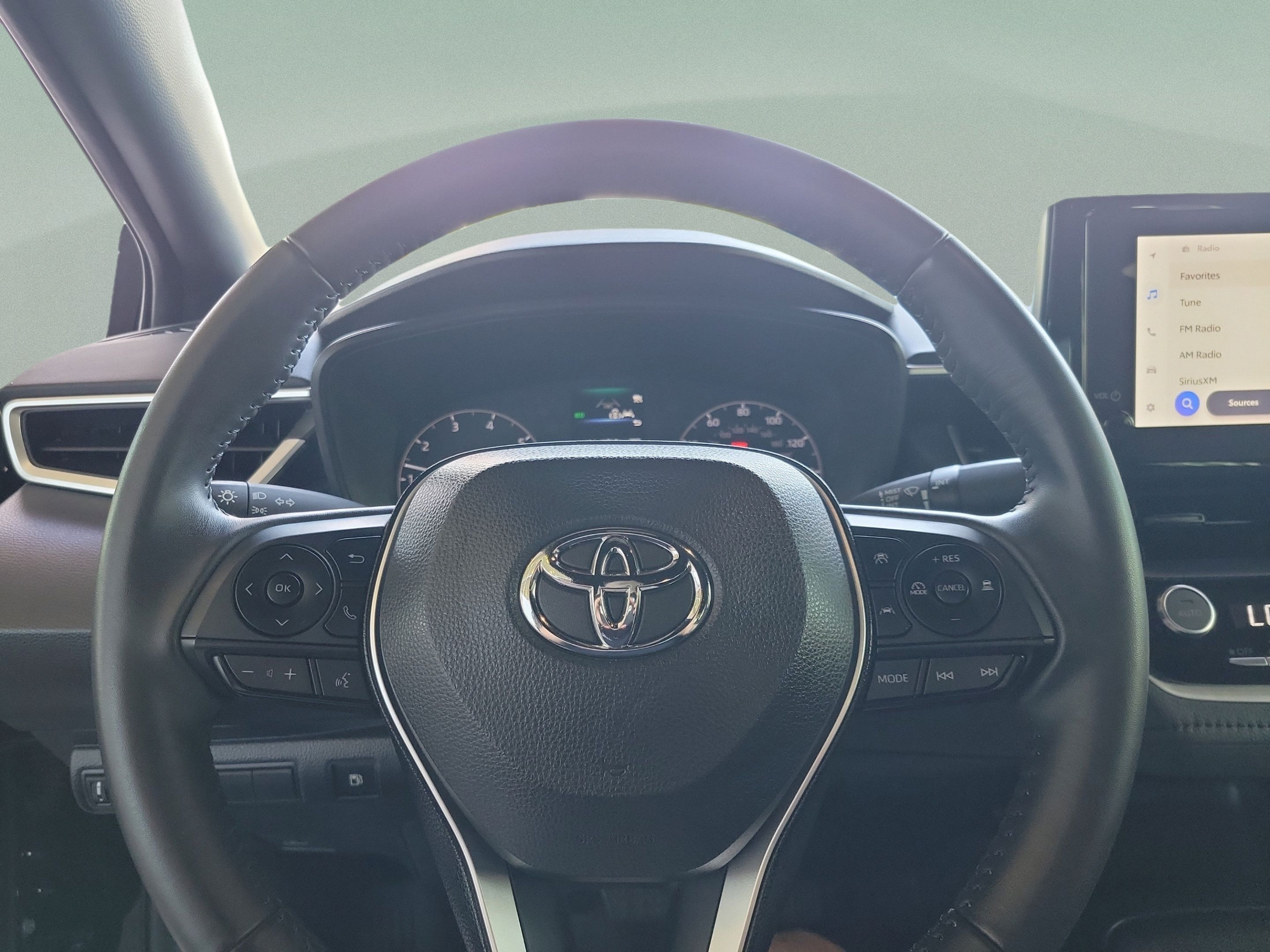 Certified 2024 Toyota Corolla SE FWD image 15