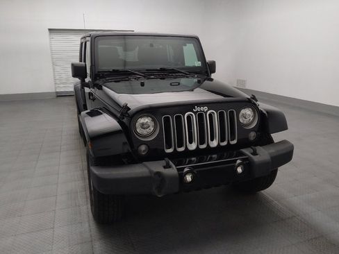 Used 2017 Jeep Wrangler Unlimited Sahara w/ Connectivity Group AWD/4WD image 14