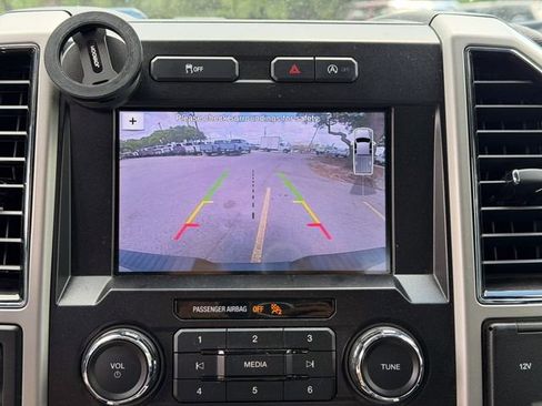Used 2019 Ford F150 Lariat RWD image 14