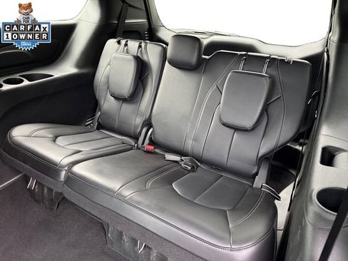 Used 2025 Chrysler Pacifica Select FWD image 14