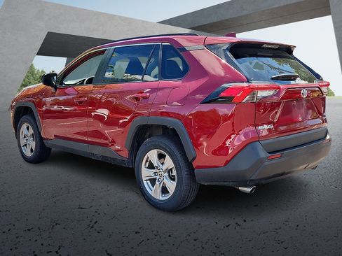 Certified 2025 Toyota RAV4 LE AWD/4WD image 4