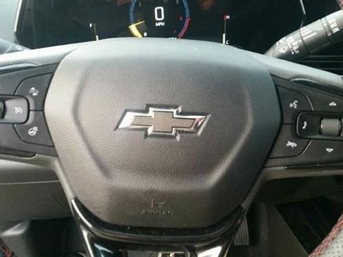 Used 2026 Chevrolet Trax RS w/ Sunroof Package FWD image 13