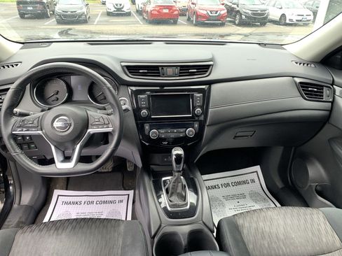 Used 2018 Nissan Rogue SV AWD/4WD image 11