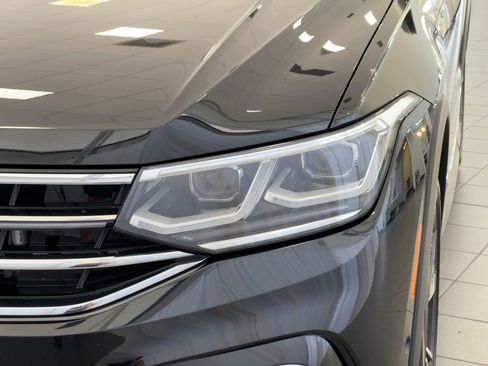 Certified 2023 Volkswagen Tiguan SEL R-Line image 11