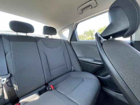 Used 2025 Kia K4 FWD image 38