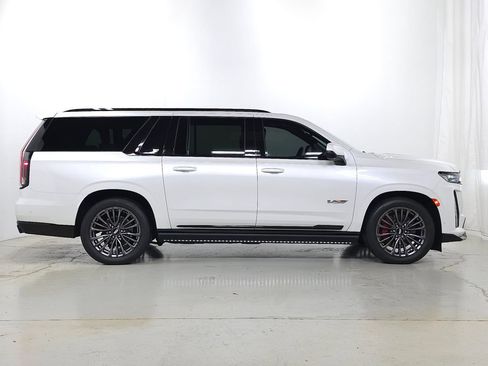 Used 2023 Cadillac Escalade ESV V AWD/4WD image 9