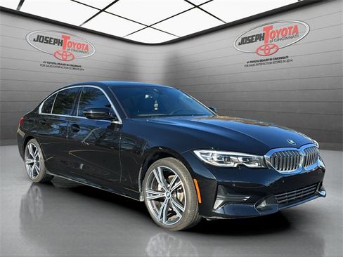 Used 2019 BMW 330i xDrive Sedan w/ Premium Package image 6