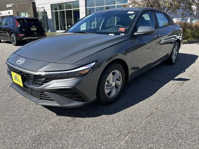 New 2026 Hyundai Elantra SE