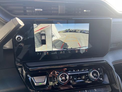 Used 2024 GMC Sierra 2500 AT4 w/ AT4 Premium Plus Package image 16