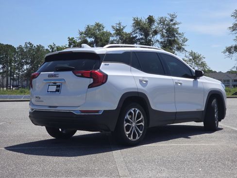 Used 2021 GMC Terrain SLT w/ LPO, Floor Liner Package FWD image 17