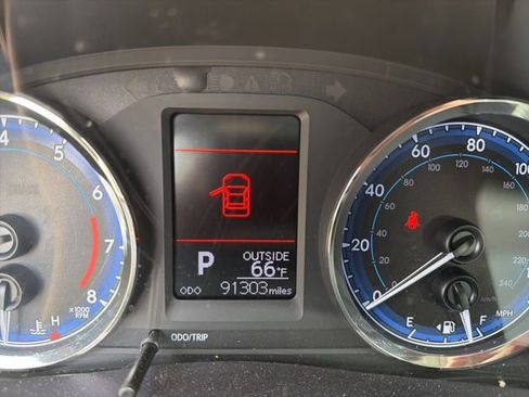 Used 2019 Toyota Corolla LE FWD image 12
